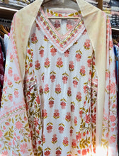 Load image into Gallery viewer, Printed Cream Dress