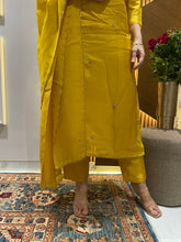 Load image into Gallery viewer, Yellow Hand Zardozi Suit