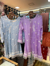 Load image into Gallery viewer, Muslin Short Kurti