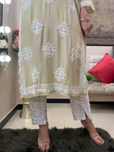 Load image into Gallery viewer, Cream kurti