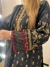 Load image into Gallery viewer, Black Suit