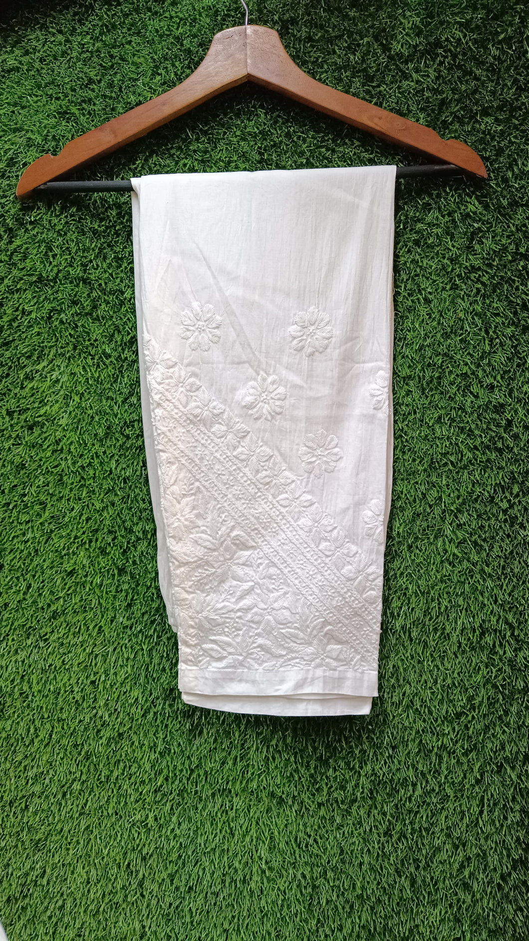 White pant