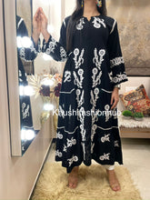 Load image into Gallery viewer, Black Dress
